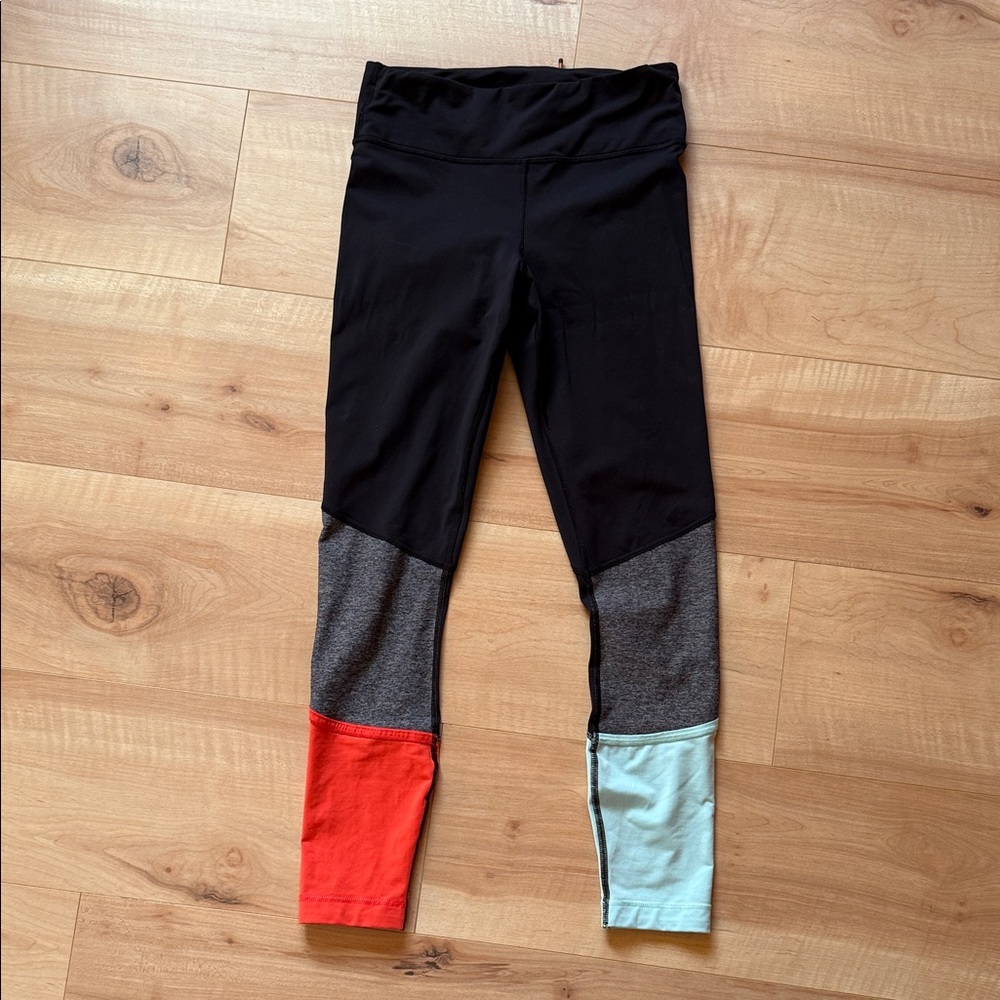🍋Lululemon Pedal To The Medal 7/8 Tight, Size 4